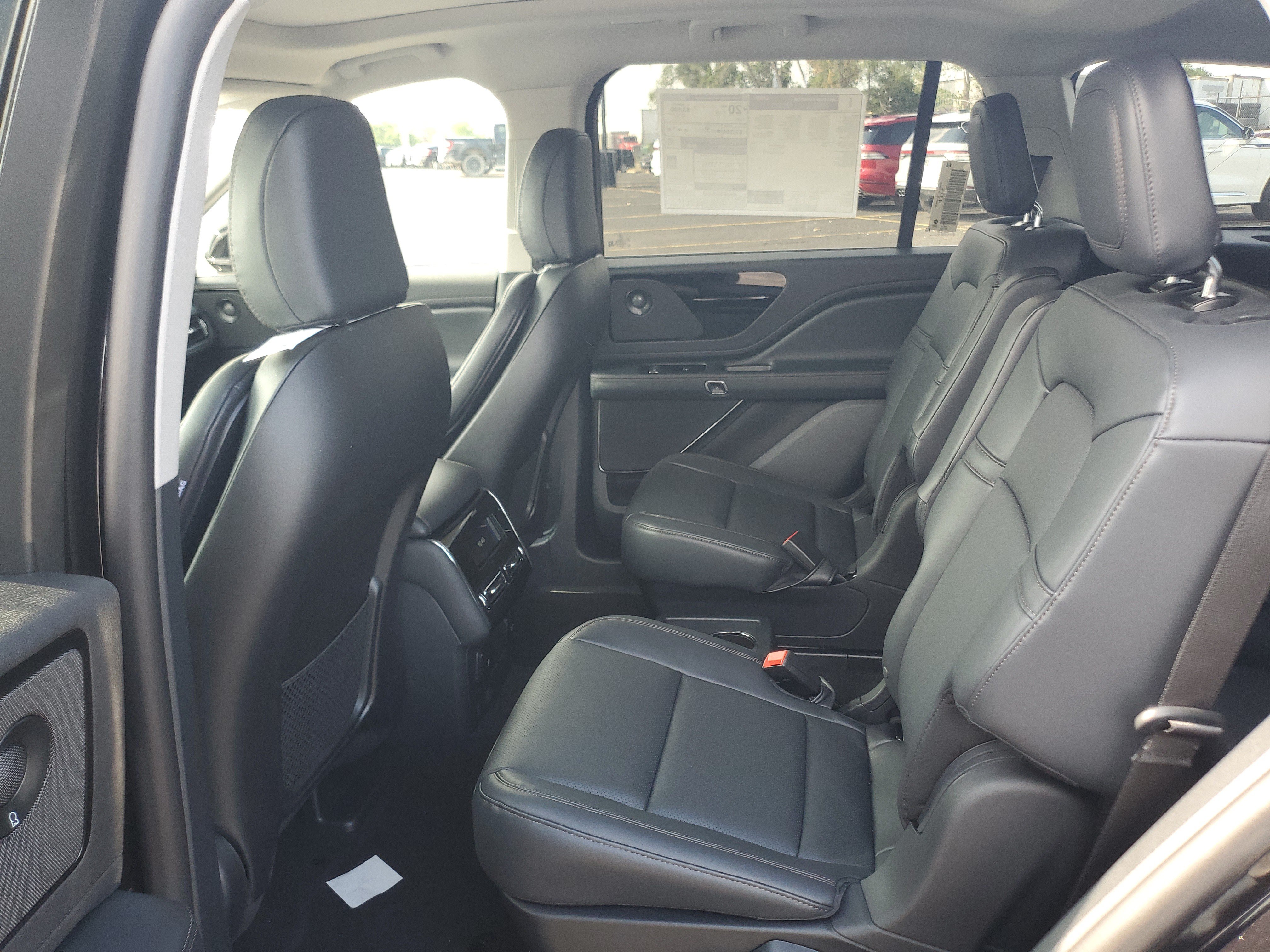 New 2027 Lincoln Aviator AWD image 23