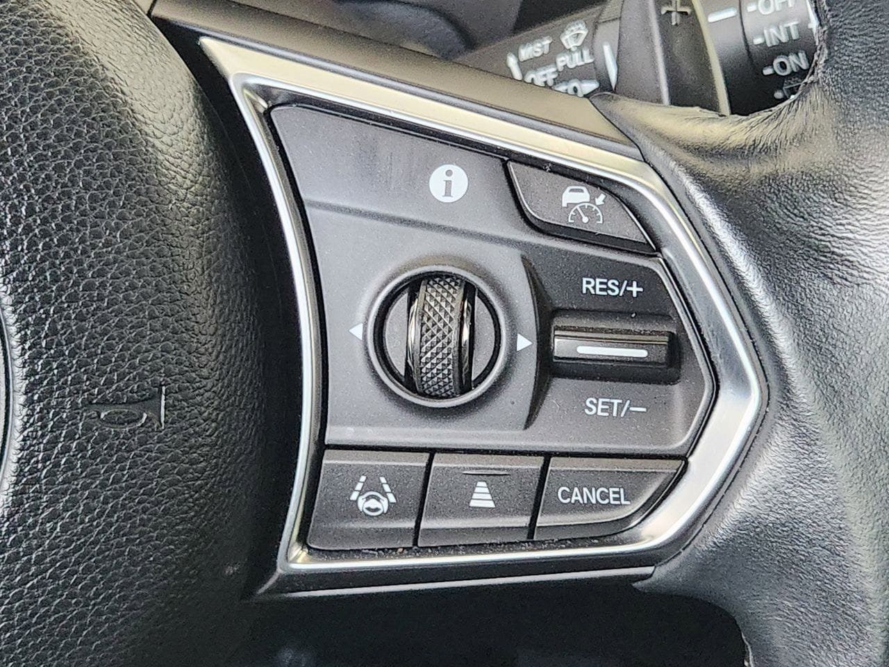 Used 2022 Acura MDX SH-AWD w/ Advance Package image 28