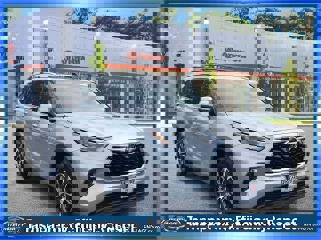 Used 2021 Toyota Highlander XLE