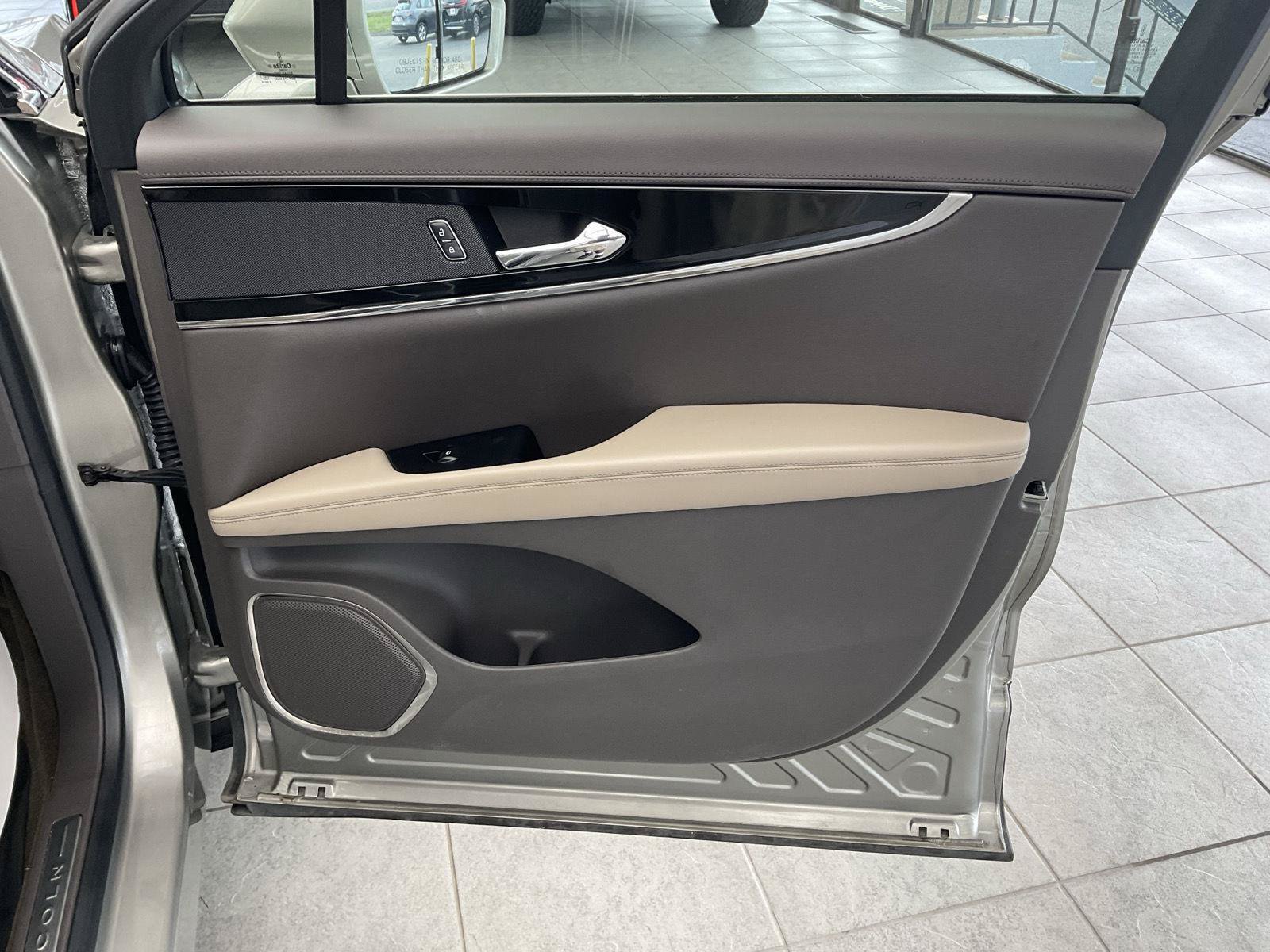 Used 2023 Lincoln Nautilus AWD w/ Premium Package image 13