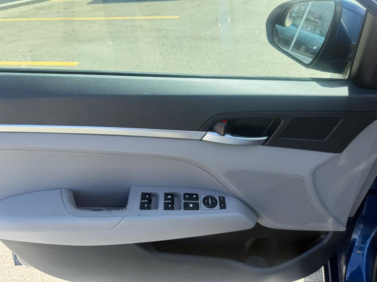 Used 2020 Hyundai Elantra SE image 9
