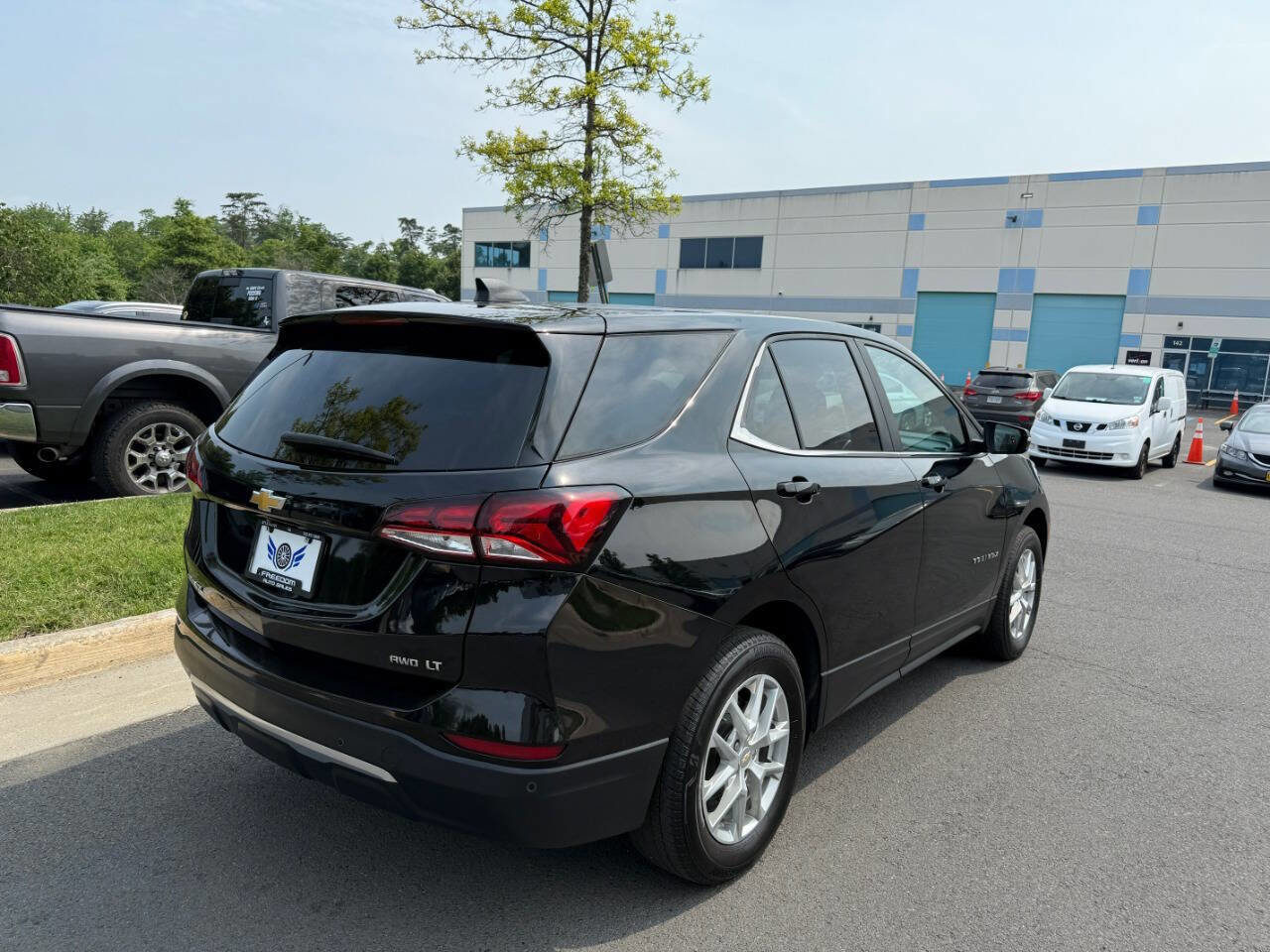 Used 2023 Chevrolet Equinox LT image 7