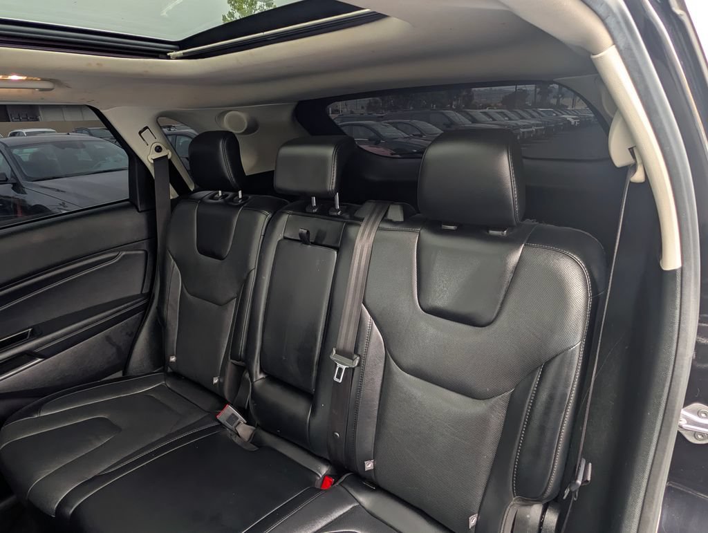 Used 2019 Ford Edge Titanium w/ Equipment Group 301A FWD image 16