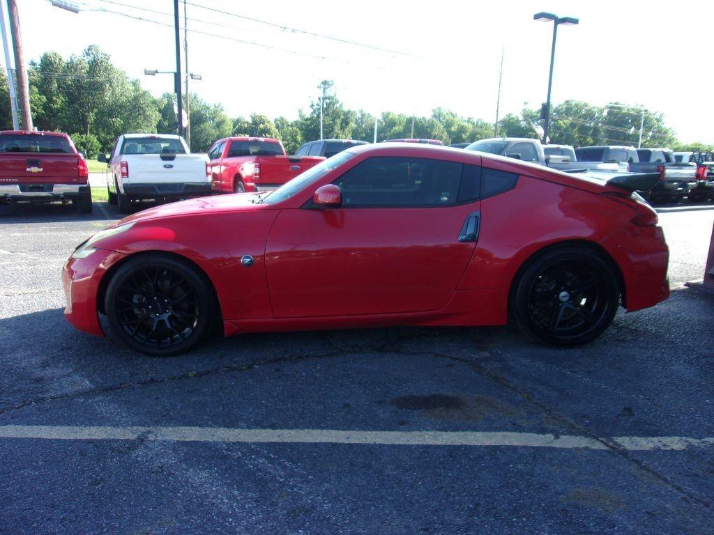 Used 2014 Nissan 370Z Coupe RWD image 2