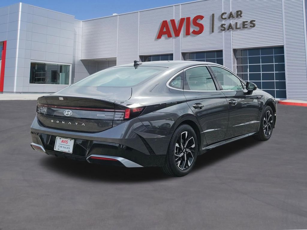 Used 2025 Hyundai Sonata SEL FWD image 6