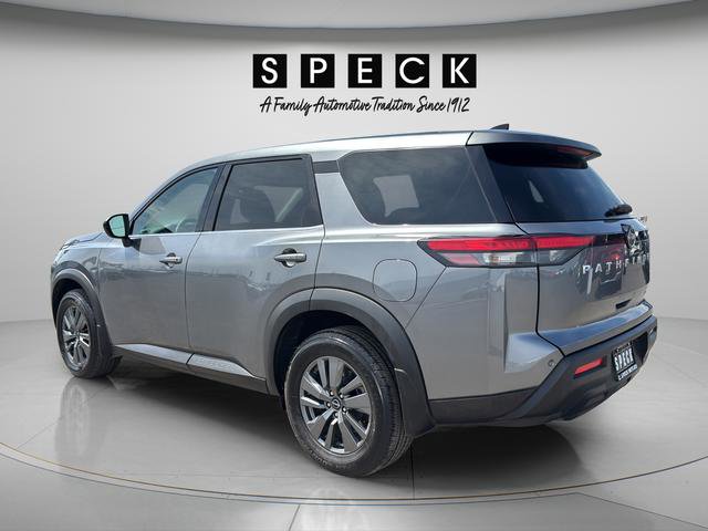 Used 2024 Nissan Pathfinder S AWD/4WD image 3