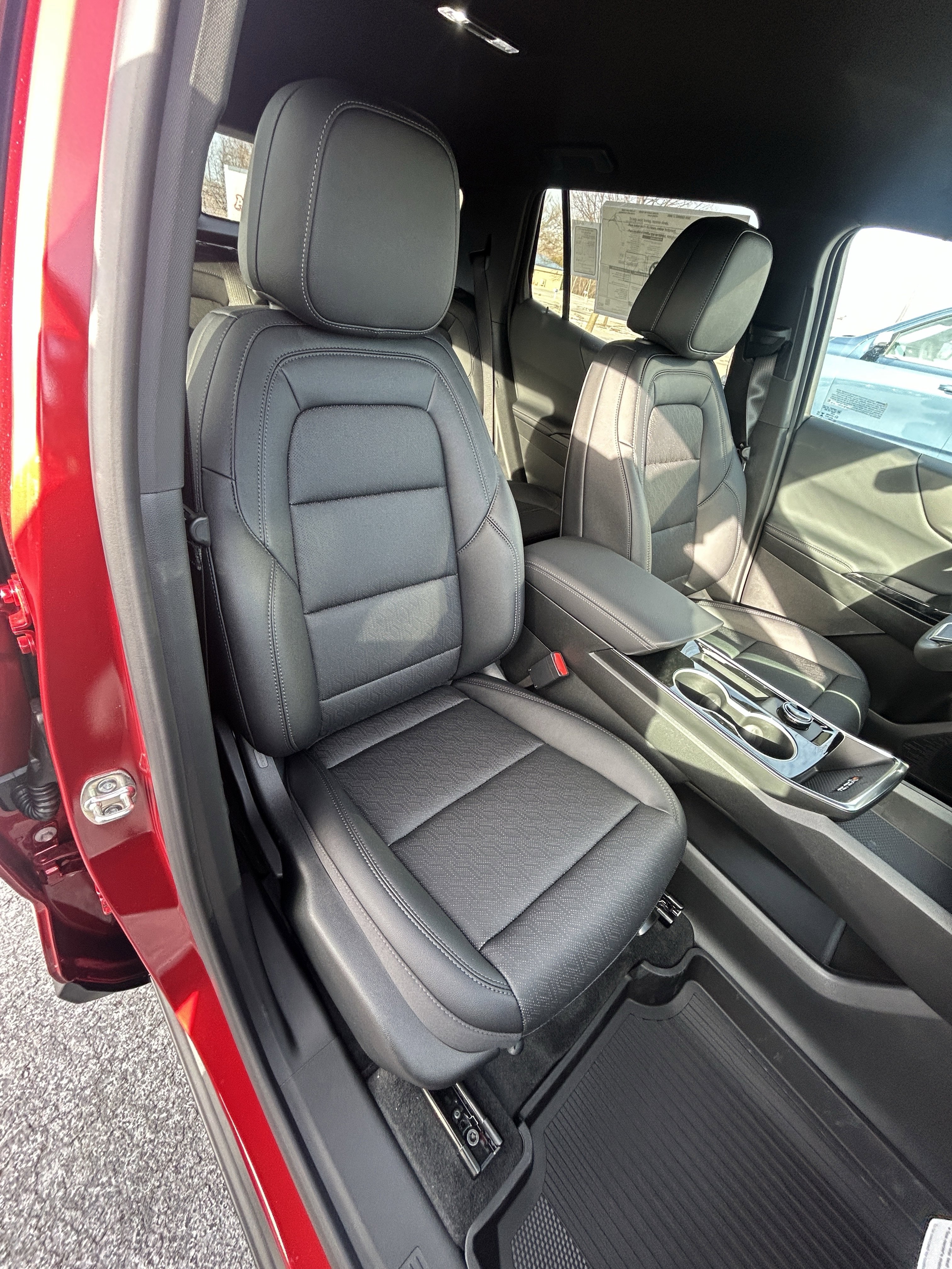 New 2026 Chevrolet Equinox LT w/ Convenience Package II image 9