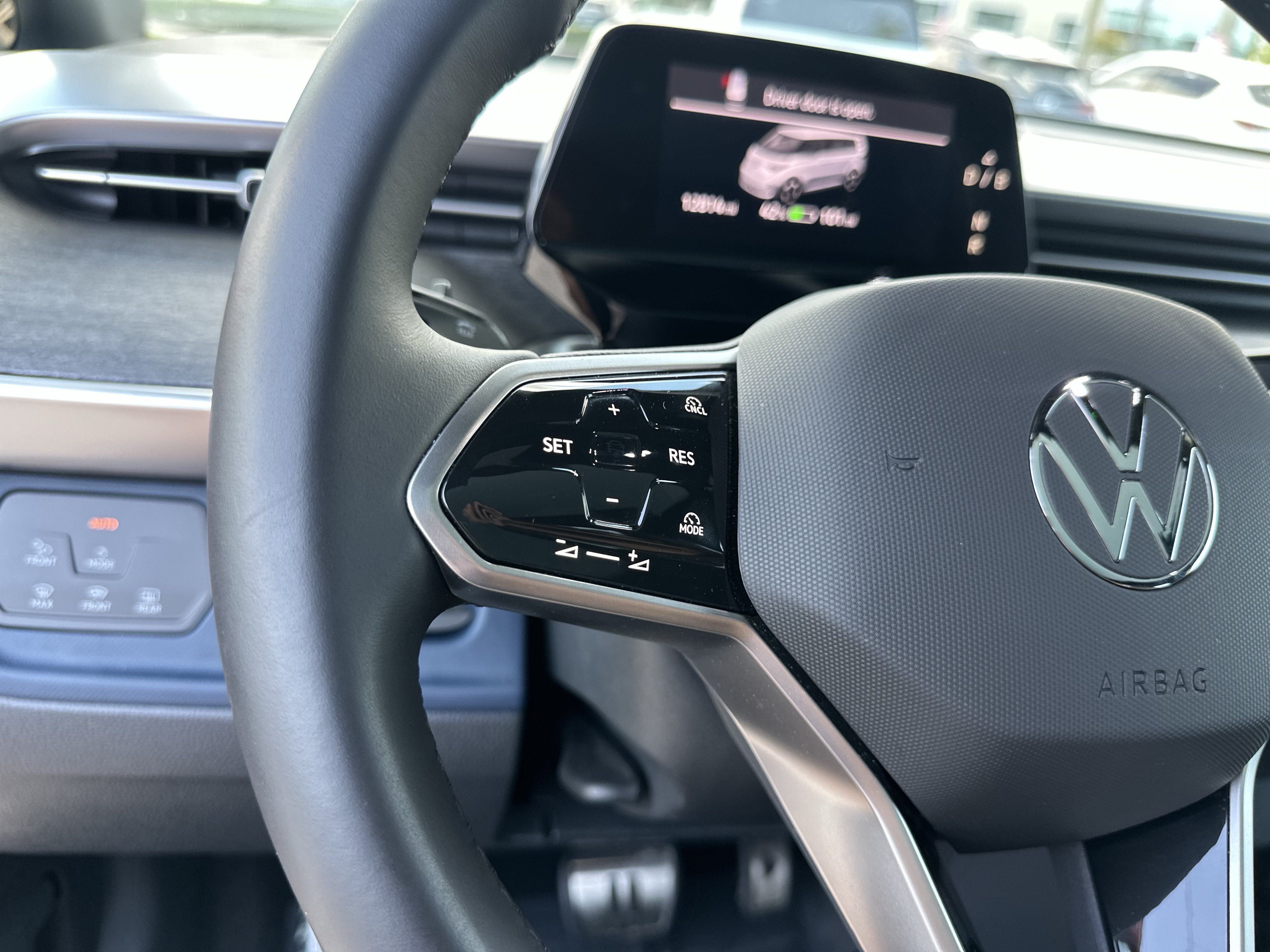 Certified 2025 Volkswagen ID. Buzz Pro S Plus AWD/4WD image 29