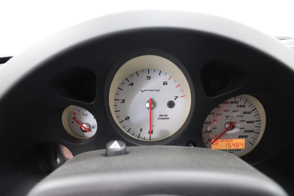 Used 2004 Dodge Viper SRT-10 RWD image 17