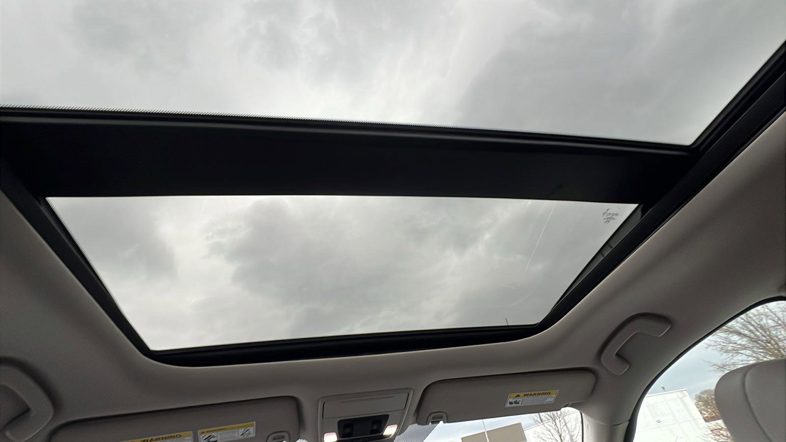 New 2025 Honda Pilot Touring image 21