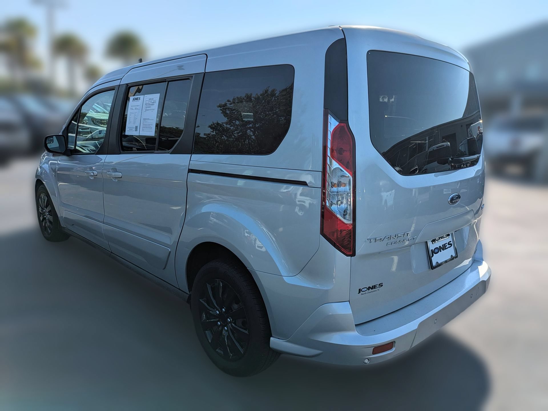 Used 2022 Ford Transit Connect XLT FWD image 7