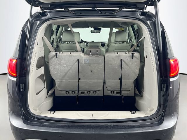 Used 2019 Chrysler Pacifica Touring-L Plus w/ Advanced Safetytec Group FWD image 28