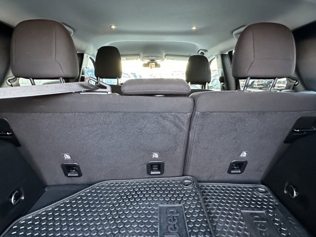 Used 2020 Jeep Cherokee Latitude w/ Cold Weather Group image 20