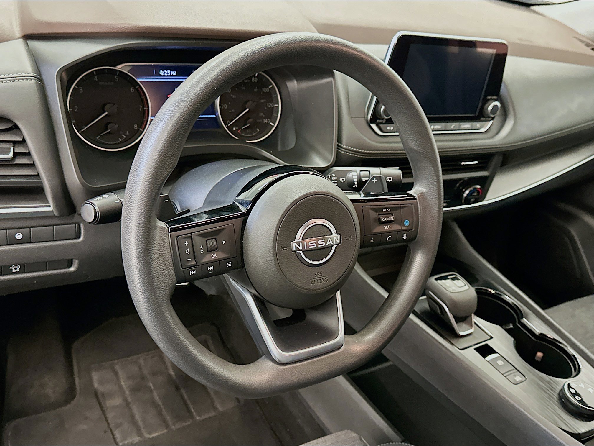 Used 2023 Nissan Rogue SV AWD/4WD image 18