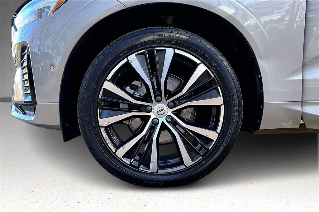 Certified 2023 Volvo XC60 B5 Plus w/ Climate Package image 33