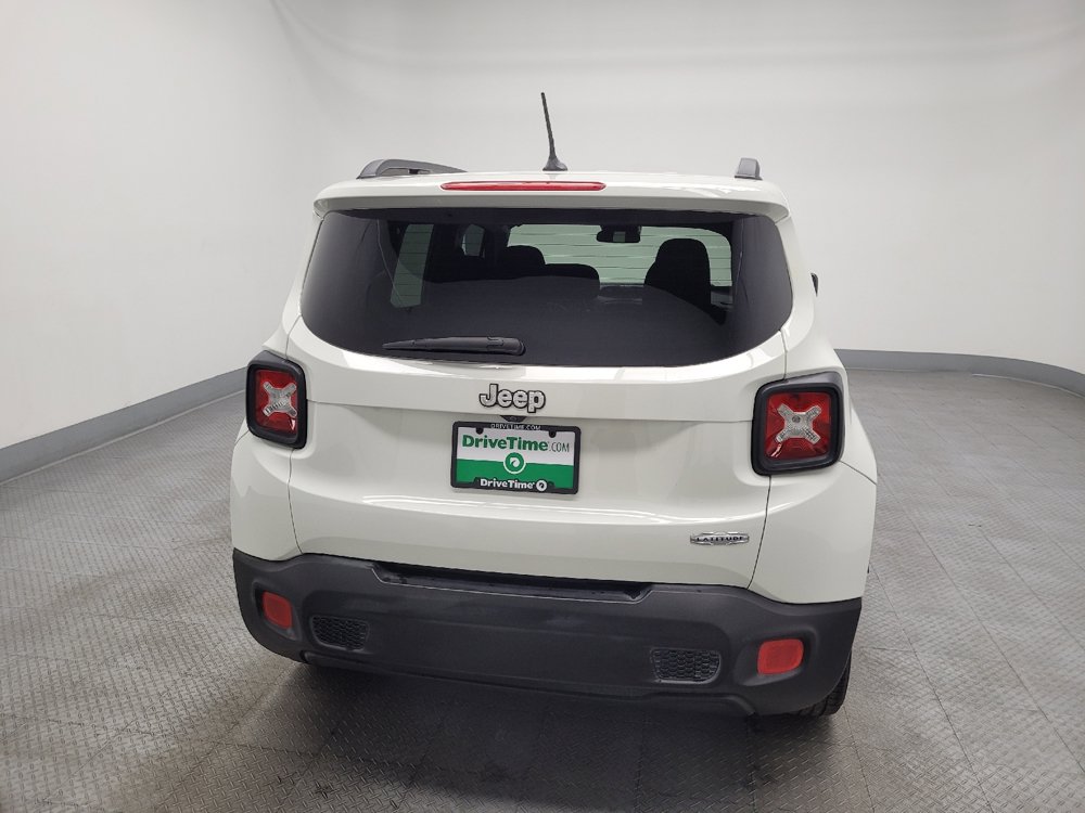 Used 2017 Jeep Renegade Latitude FWD image 7