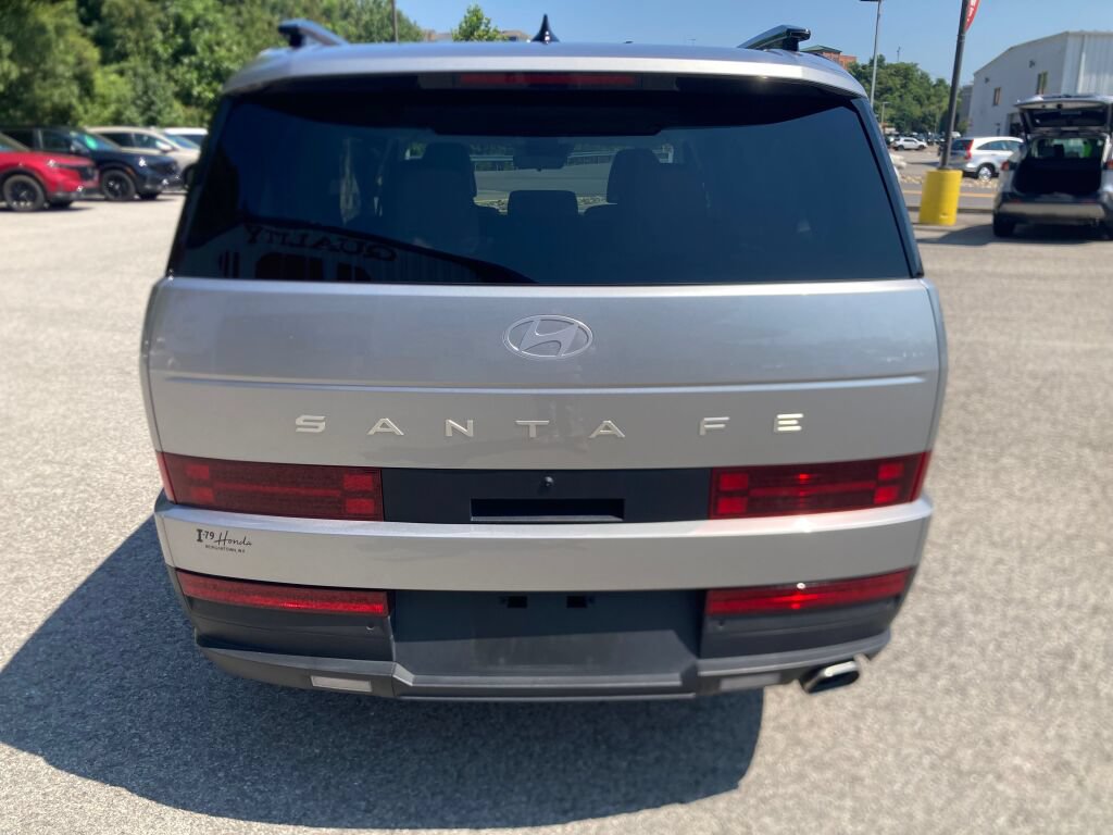 Used 2024 Hyundai Santa Fe SEL FWD image 6