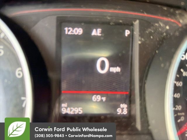 Used 2017 Volkswagen Golf 4-Door FWD image 12