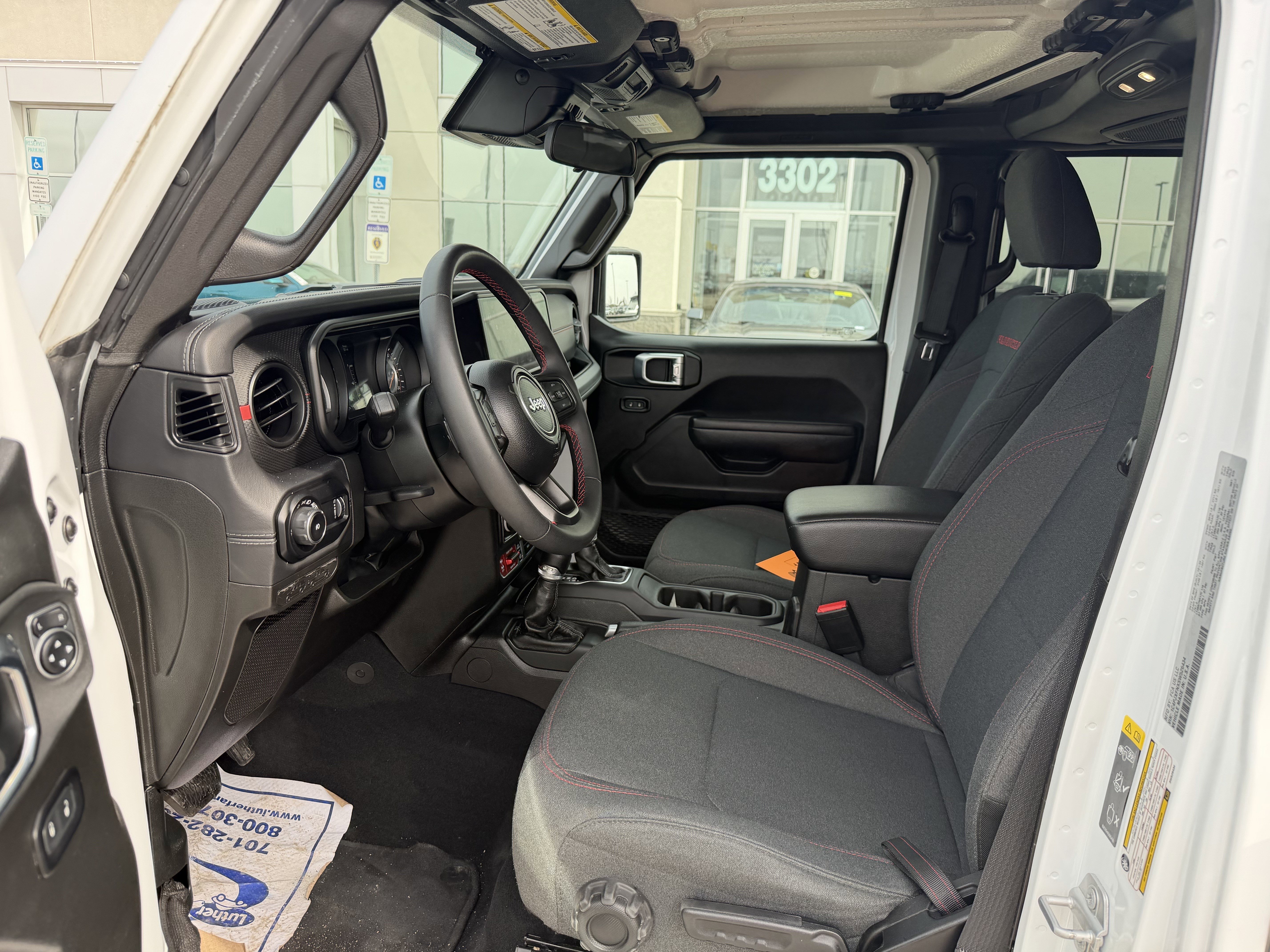 Used 2025 Jeep Wrangler Unlimited Rubicon image 18