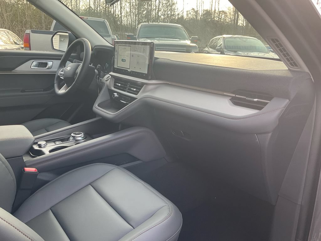 New 2026 Ford Explorer Active w/ Active Comfort Package RWD image 11
