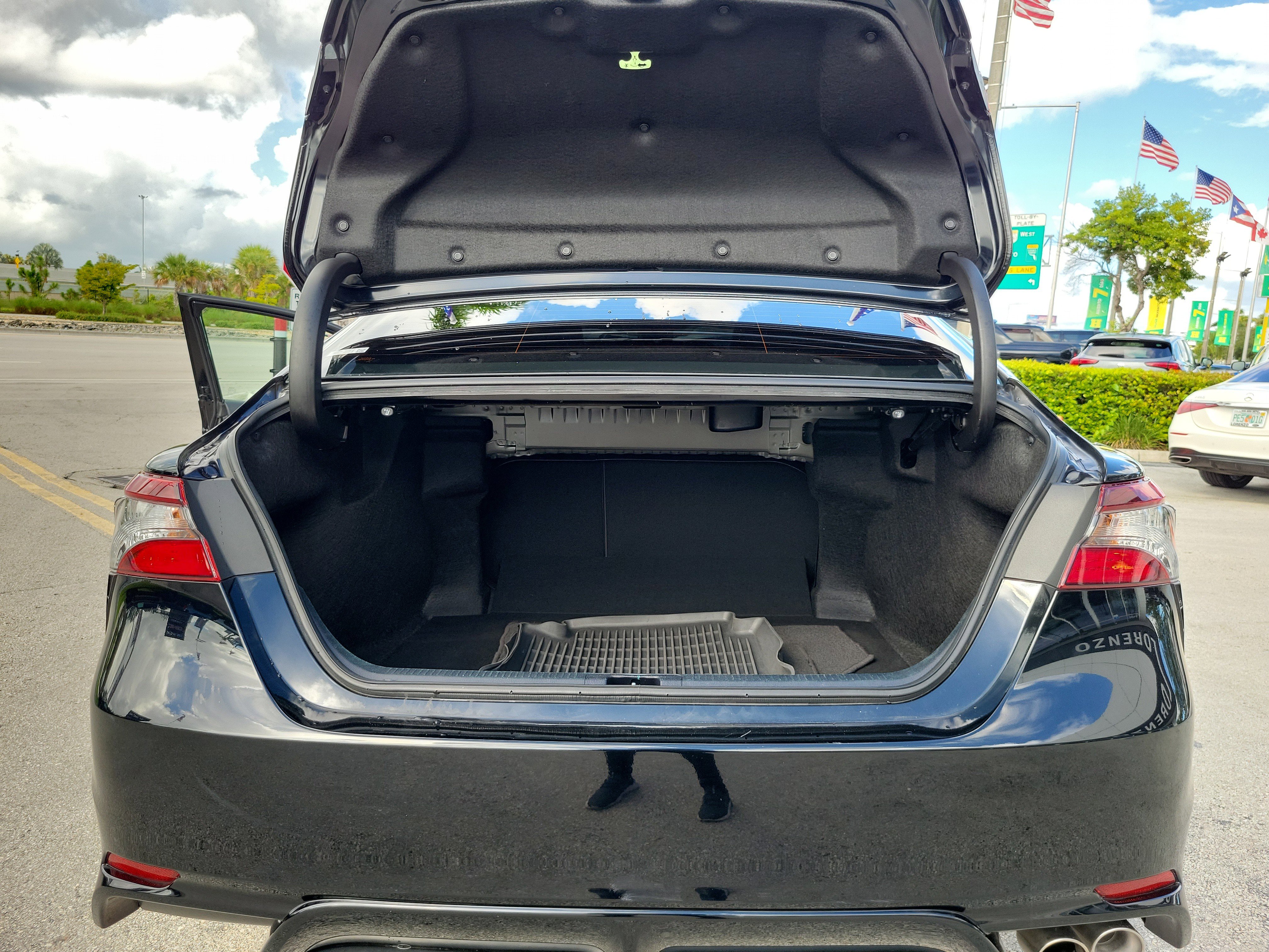 Used 2024 Toyota Camry SE image 26