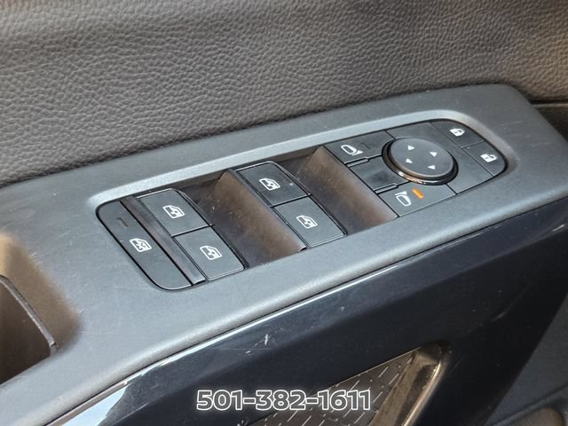 Used 2025 Nissan Pathfinder SV FWD image 32