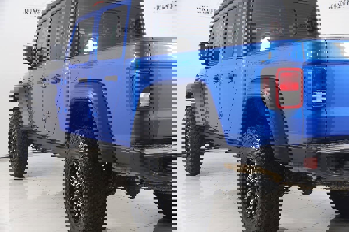 Used 2023 Jeep Gladiator Sport w/ Trailer Tow Package image 21