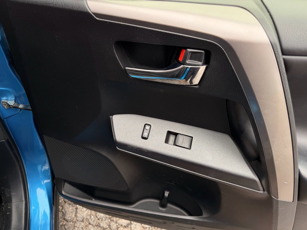 Used 2018 Toyota RAV4 XLE image 24