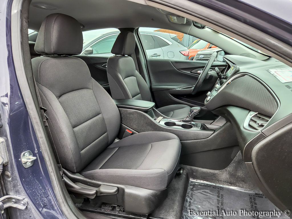 Used 2025 Chevrolet Malibu RS FWD image 31