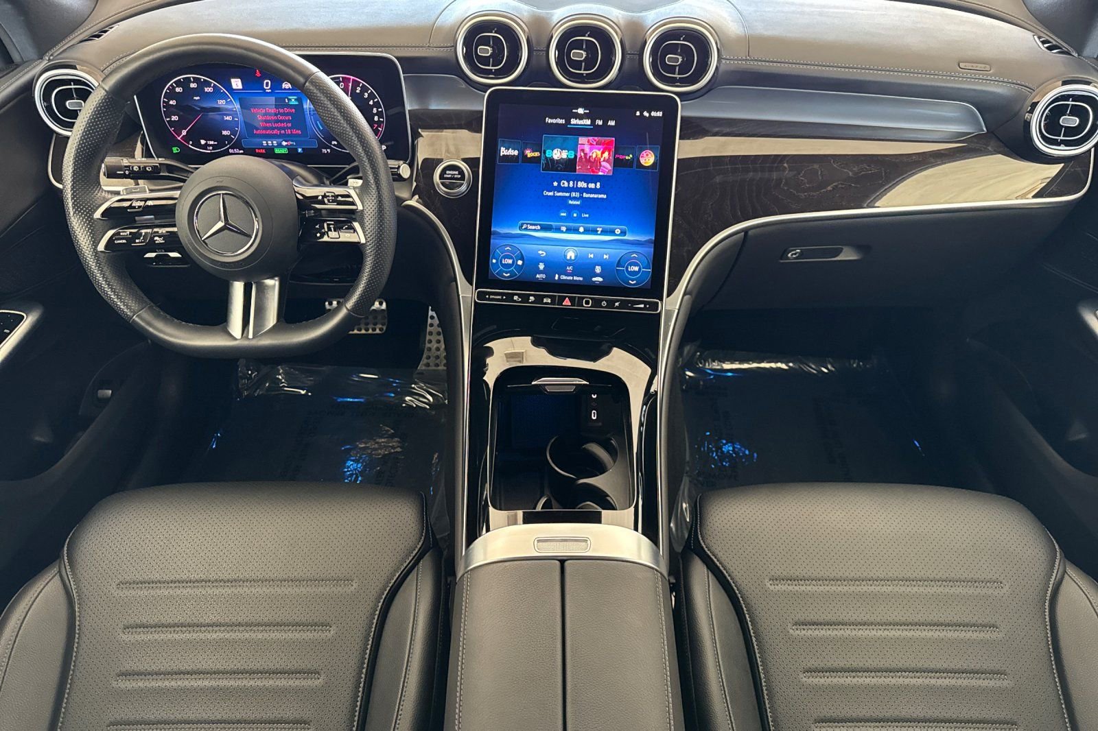 Used 2025 Mercedes-Benz GLC 350e 4MATIC image 13