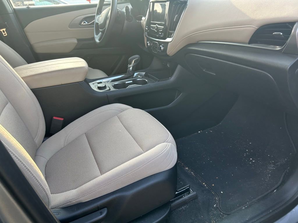 Used 2023 Chevrolet Traverse LS w/ Safety Package FWD image 13