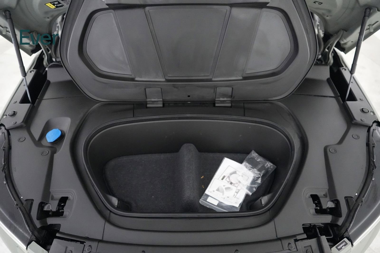 Used 2023 Volvo C40 P8 Recharge Ultimate image 26