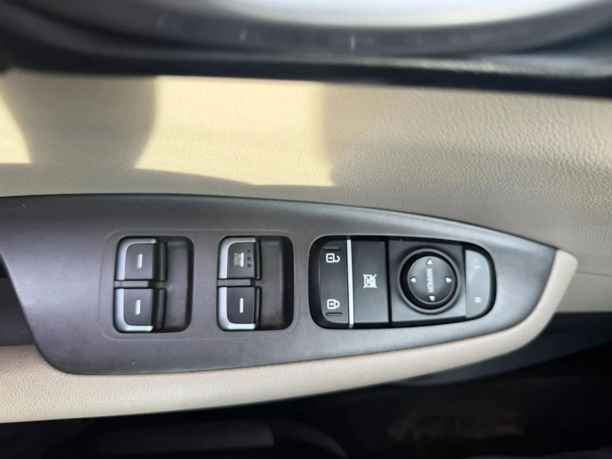 Used 2017 Kia Optima LX image 24