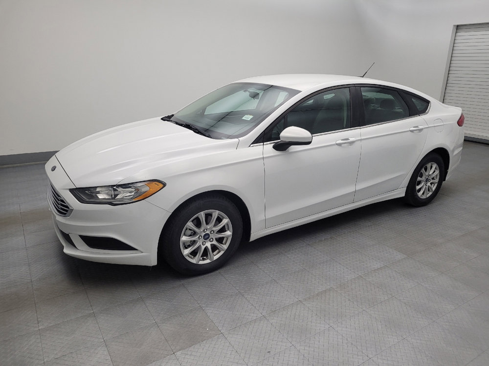 Used 2018 Ford Fusion S image 2