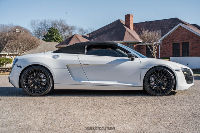 Used 2015 Audi R8 V8 w/ Full Leather Package image 21