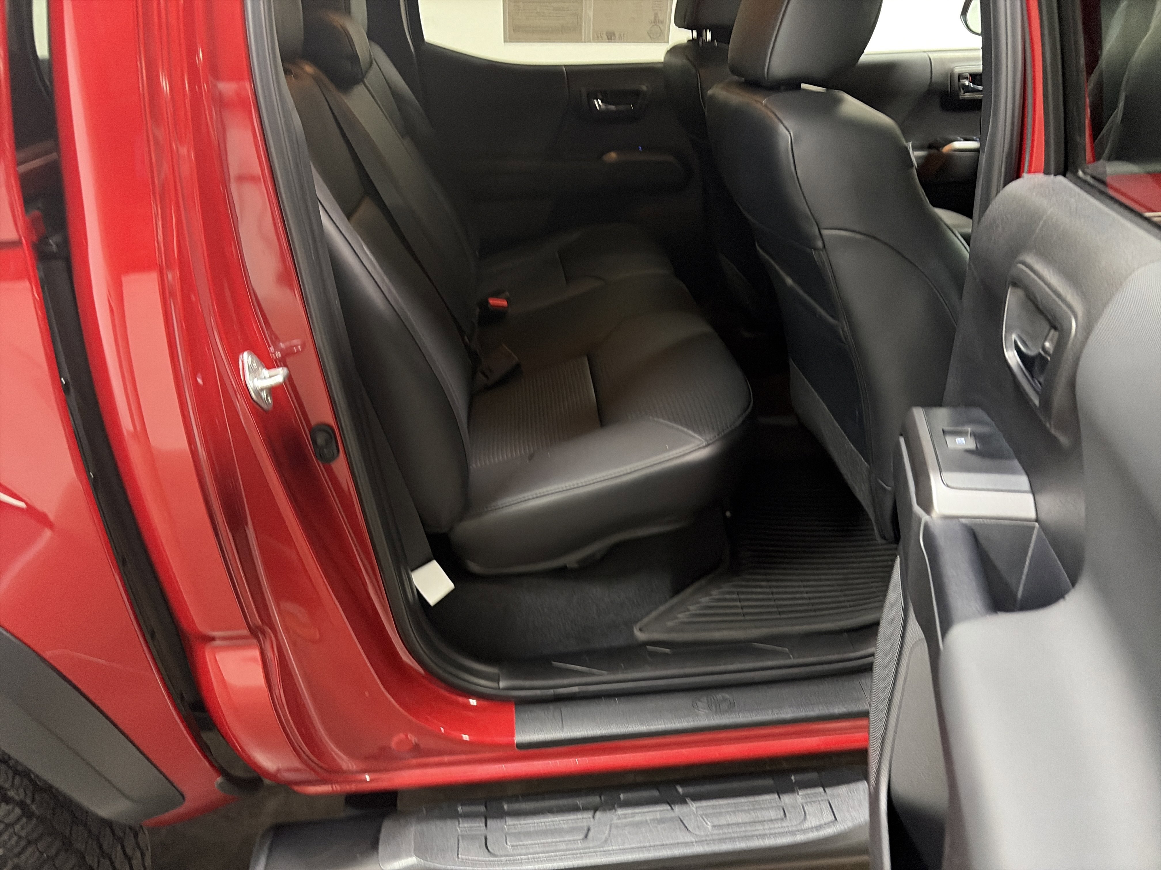 Used 2023 Toyota Tacoma TRD Off-Road w/ TRD Premium Off Road Package AWD/4WD image 33