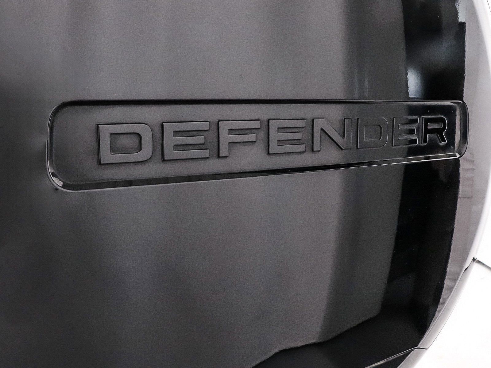 Used 2023 Land Rover Defender 130 X-Dynamic SE image 49