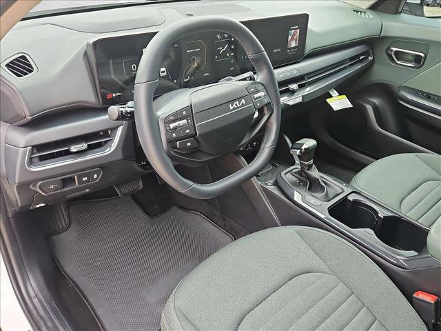 Used 2025 Kia K4 EX image 10