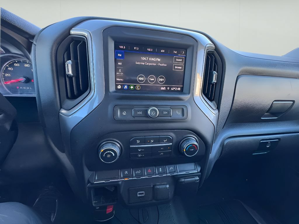 Used 2020 Chevrolet Silverado 1500 Custom w/ Custom Value Package AWD/4WD image 17
