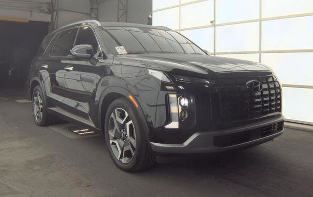Used 2023 Hyundai Palisade Limited w/ Cargo Package AWD/4WD image 2