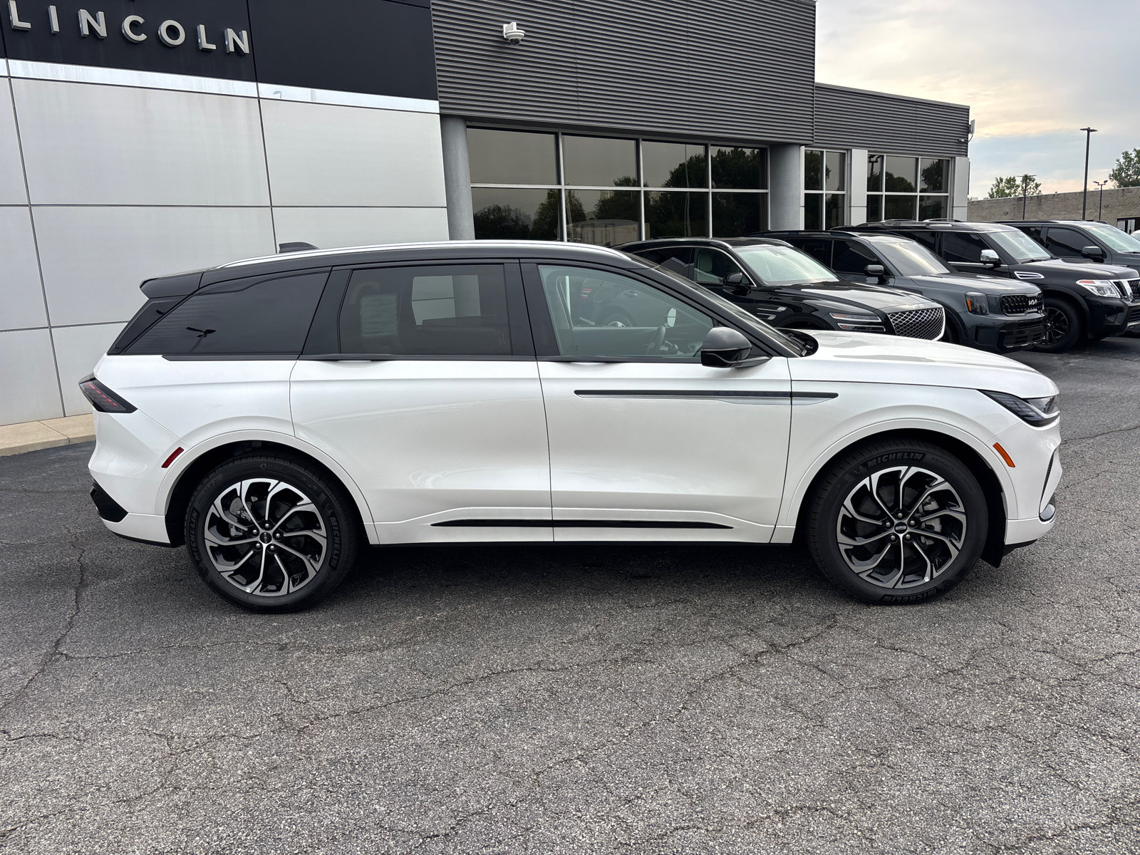 New 2026 Lincoln Nautilus Reserve AWD/4WD image 8