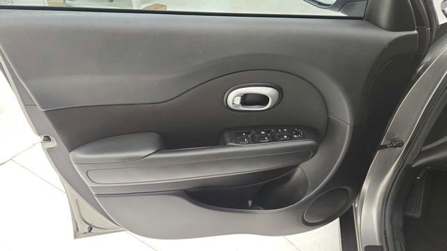 Used 2016 Kia Soul image 15