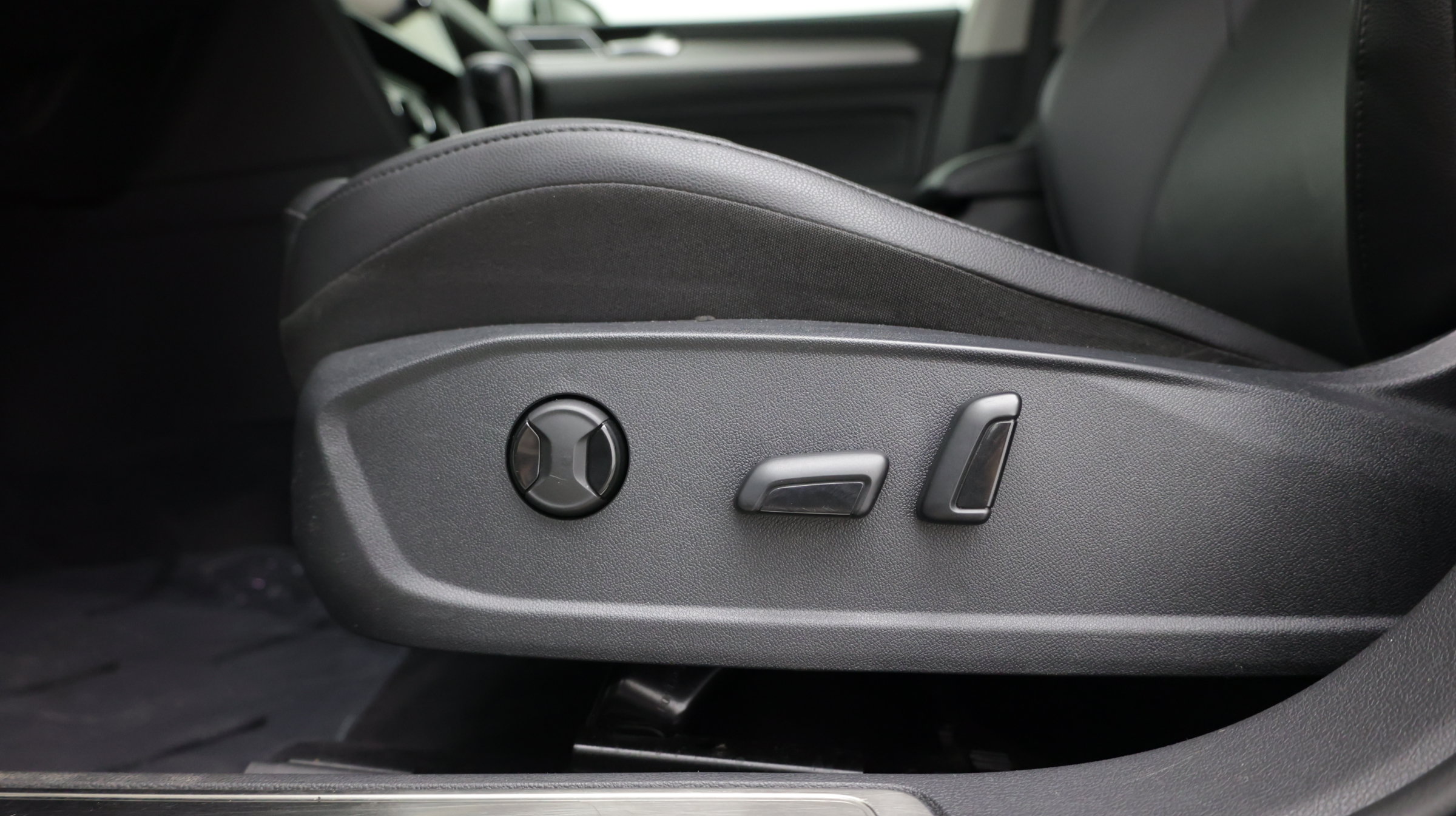 Used 2019 Volkswagen Arteon SE AWD/4WD image 14