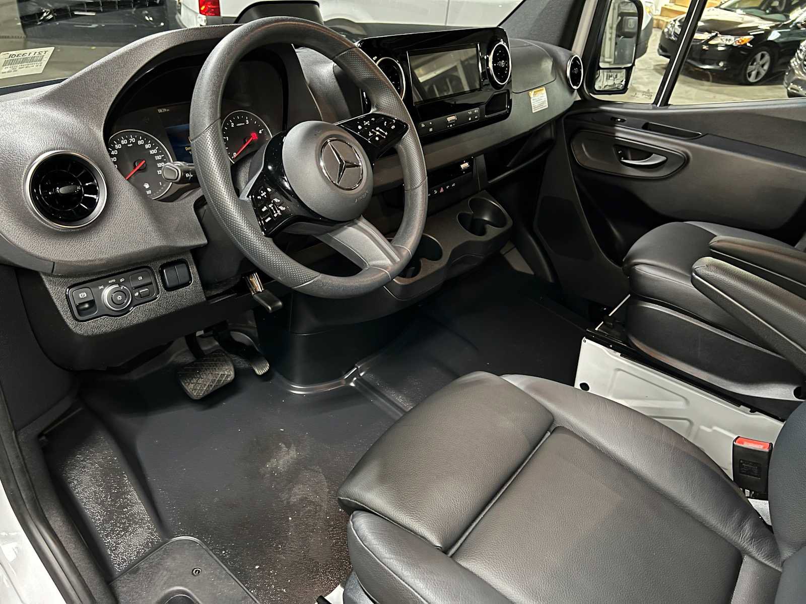 Used 2025 Mercedes-Benz Sprinter 2500 image 23