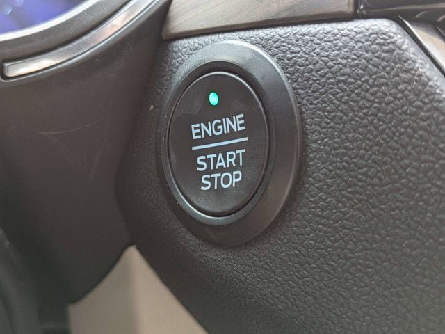 Used 2020 Ford Escape Titanium AWD/4WD image 29