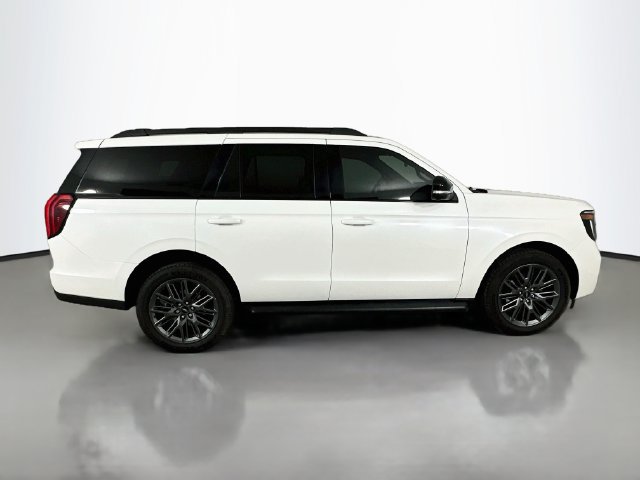 New 2026 Ford Expedition Platinum w/ Stealth Appearance Package AWD/4WD image 8