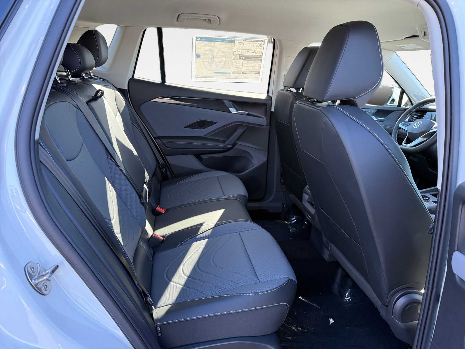 New 2026 Volkswagen Tiguan SE FWD image 18