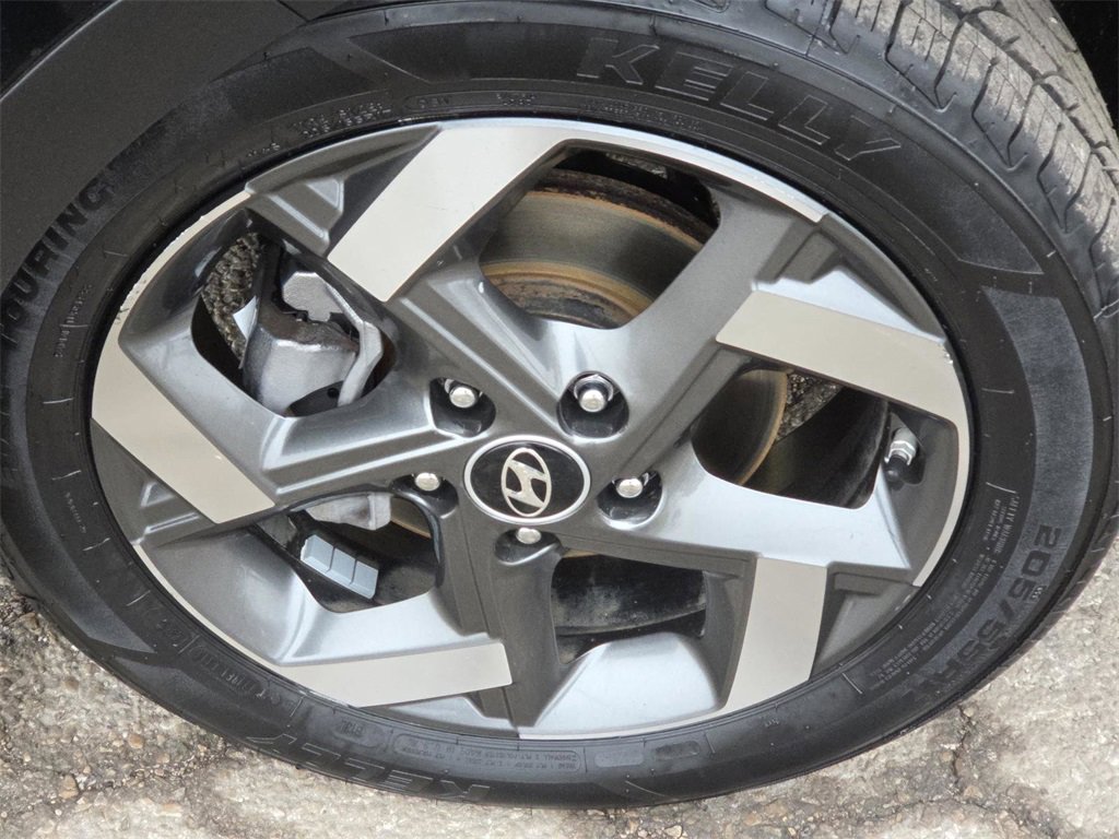 Used 2021 Hyundai Venue SEL w/ Cargo Package image 7