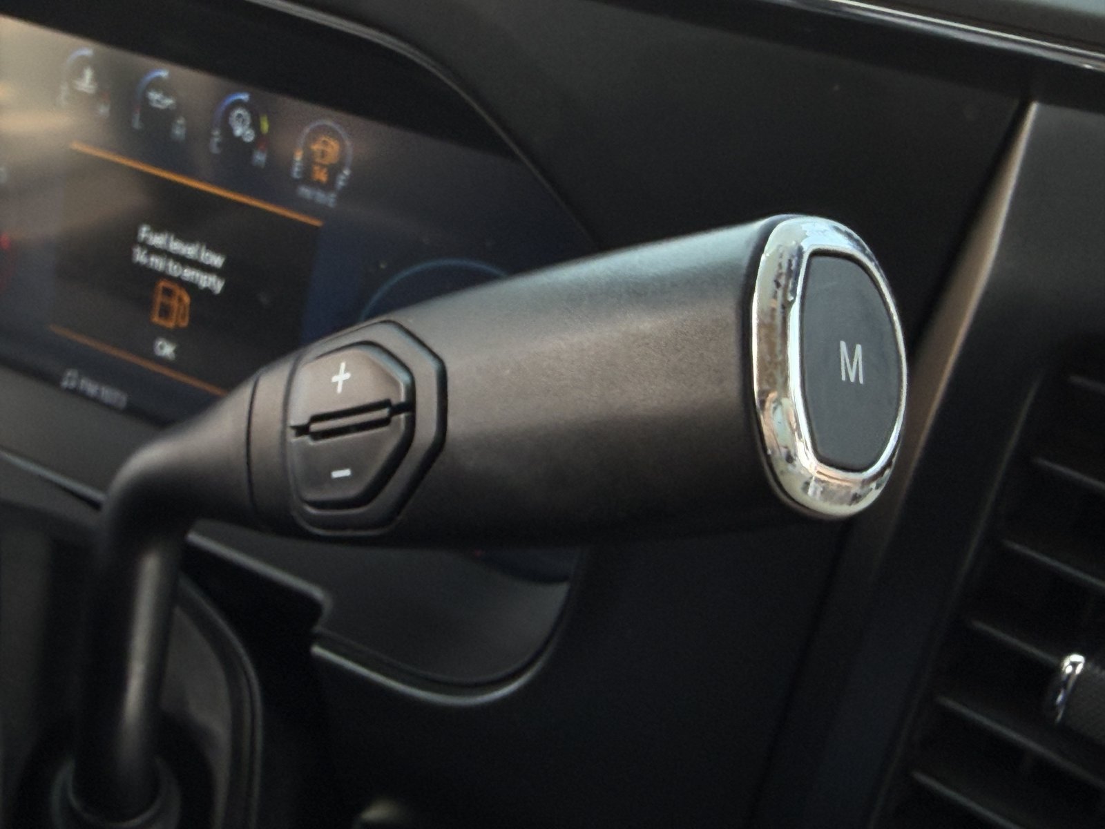 Used 2025 Ford F250 Lariat w/ Black Appearance Package AWD/4WD image 21