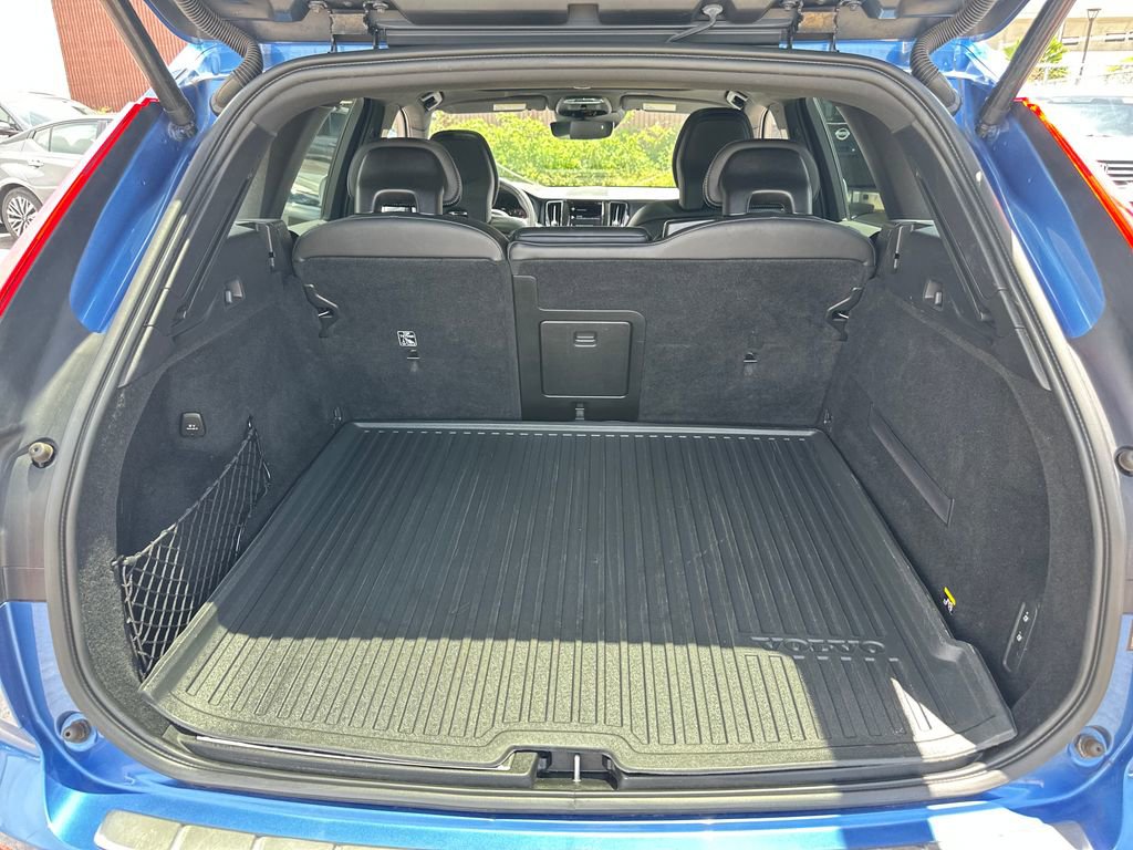 Used 2019 Volvo XC60 T6 R-Design w/ Protection Package image 20